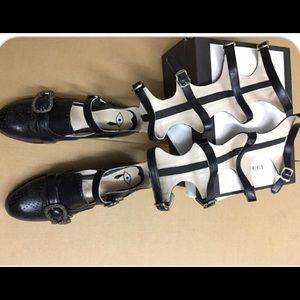 GG inspired Bee shoe.